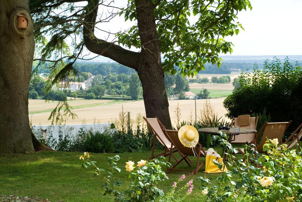 Chateau De La Roche Martel Bed & Breakfast Roiffe ภายนอก รูปภาพ