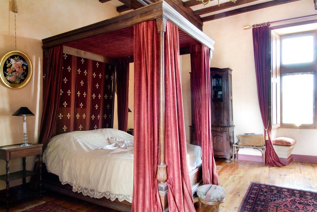 Chateau De La Roche Martel Bed & Breakfast Roiffe ห้อง รูปภาพ
