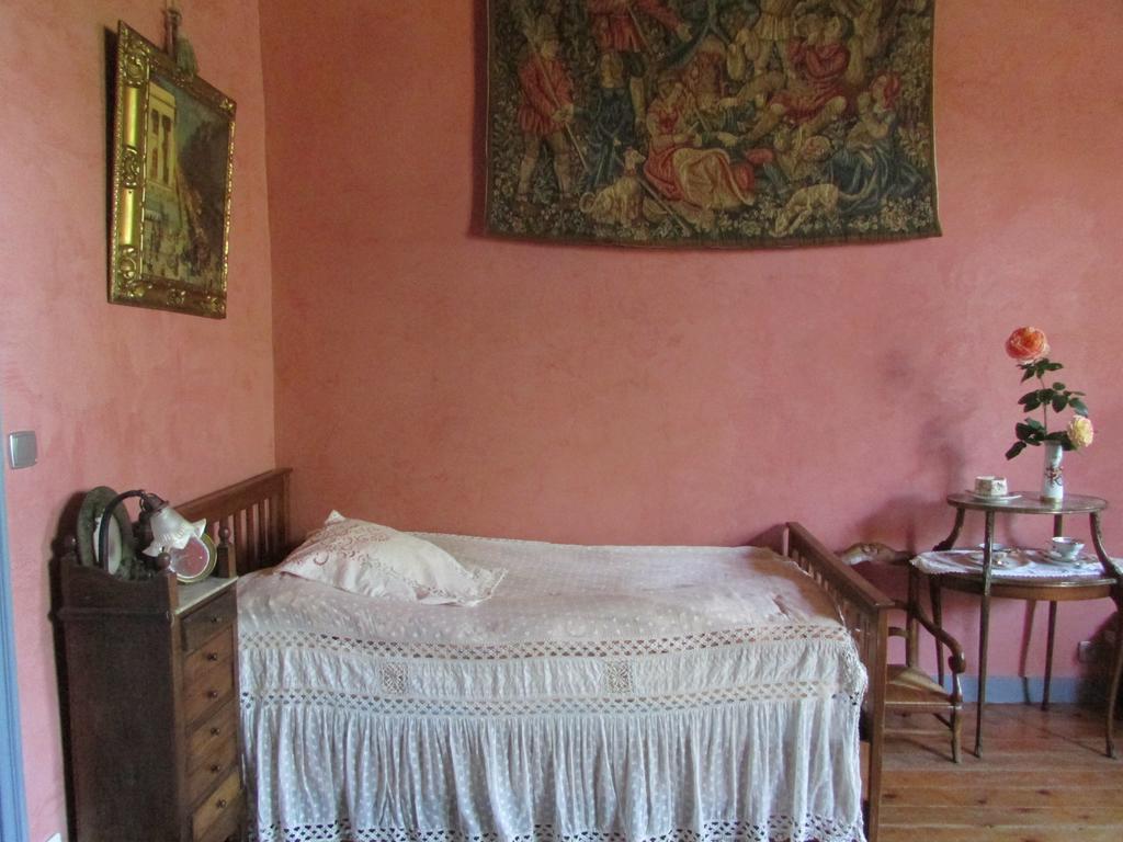 Chateau De La Roche Martel Bed & Breakfast Roiffe ห้อง รูปภาพ