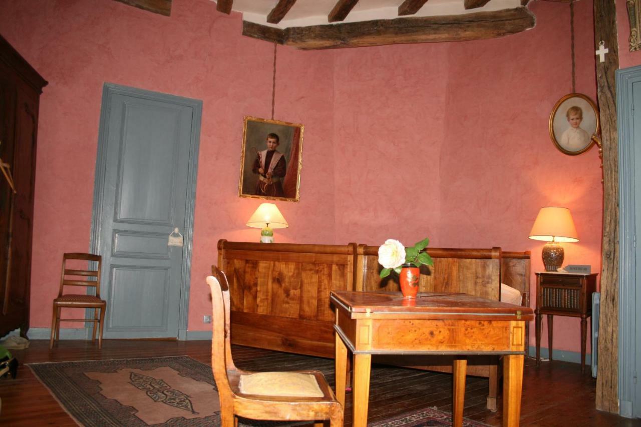 Chateau De La Roche Martel Bed & Breakfast Roiffe ภายนอก รูปภาพ